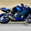 2022-Yamaha-YZF700R7-EU-Icon_Blue_-Action-009-03